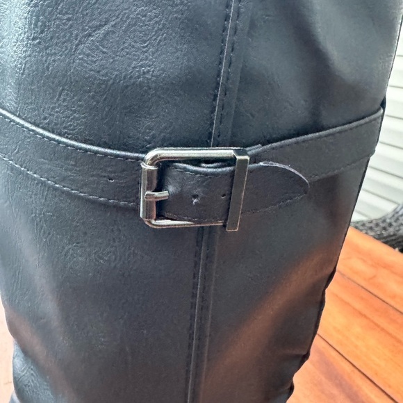 JustFab Flat Boots Ride Around Size 7 Wide Width - Picture 4 of 16